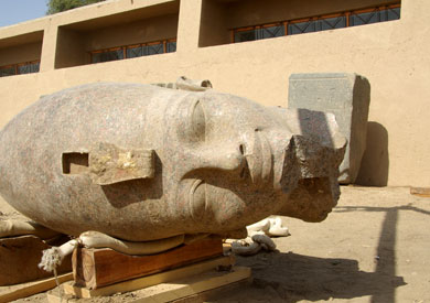 رأس تمثال من الجرانيت لملك فرعوني - ارشيفية